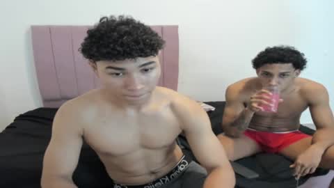 Snapshot of zanxley_ chatting on December 19, 2024, 2:45 am zanxley_ online show from December 19, 2024, 2:45 am