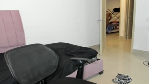 Snapshot of zanxley_ chatting on December 20, 2024, 5:04 am zanxley_ online show from December 20, 2024, 5:04 am