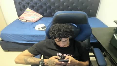 Snapshot of zanxley_ chatting on December 26, 2024, 2:12 am zanxley_ online show from December 26, 2024, 2:12 am