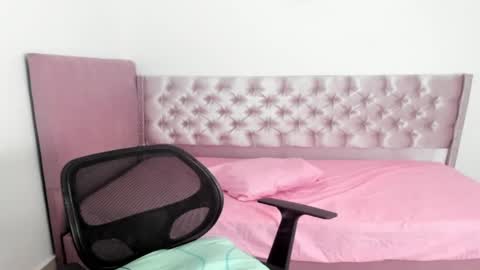 Snapshot of zanxley_ chatting on January 19, 2025, 10:28 pm zanxley_ online show from January 19, 2025, 10:28 pm