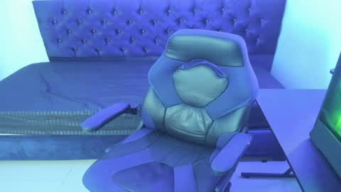 Snapshot of zanxley_ chatting on January 28, 2025, 1:29 am zanxley_ online show from January 28, 2025, 1:29 am