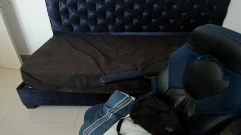 Snapshot of zanxley_ chatting on February 3, 2025, 10:21 pm zanxley_ online show from February 3, 2025, 10:21 pm