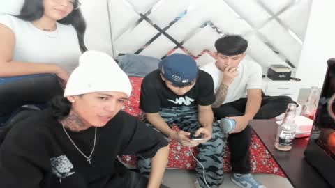 Snapshot of zanxley_ chatting on February 6, 2025, 5:14 am zanxley_ online show from February 6, 2025, 5:14 am