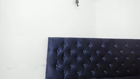 Snapshot of zanxley_ chatting on February 10, 2025, 11:34 pm zanxley_ online show from February 10, 2025, 11:34 pm