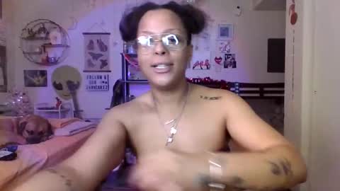 Snapshot of zanycakezzz chatting on February 8, 2025, 2:04 am zanycakezzz online show from February 8, 2025, 2:04 am