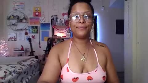 Snapshot of zanycakezzz chatting on September 15, 2025, 11:49 pm zanycakezzz online show from September 15, 2025, 11:49 pm