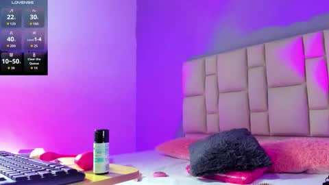 zaphiro__sky online show from March 2, 2026, 8:43 am