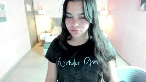 Snapshot of zara__sweet chatting on January 27, 2025, 1:09 pm Zara Sweet online show from January 27, 2025, 1:09 pm