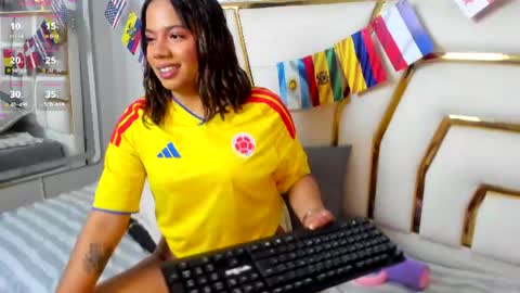 zarablazze_ online show from June 27, 2026, 7:08 pm