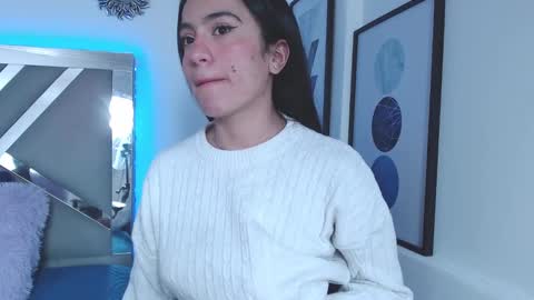 zaradames_ online show from December 13, 2024, 4:43 am