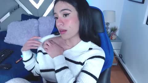 zaradames_ online show from December 18, 2024, 7:58 am