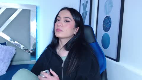 zaradames_ online show from December 28, 2024, 4:41 am