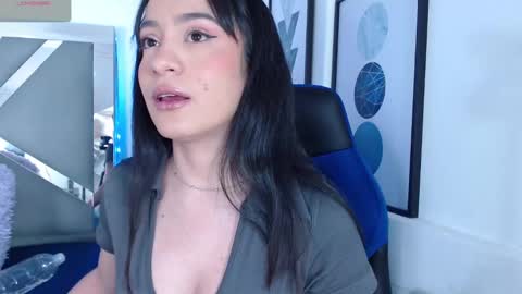 zaradames_ online show from February 25, 2025, 4:14 am