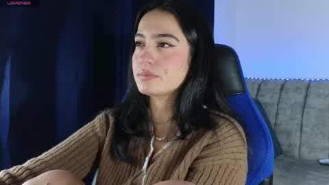 zaradames_ online show from April 24, 2026, 3:09 am