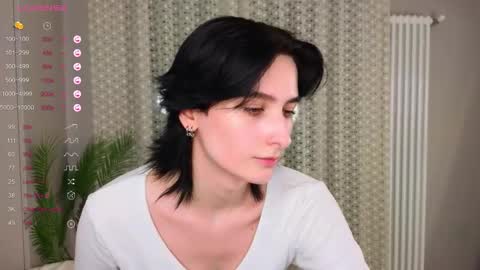 Zara online show from February 14, 2025, 7:33 pm