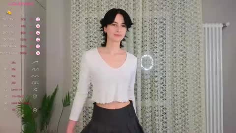 Zara online show from February 16, 2025, 4:32 pm