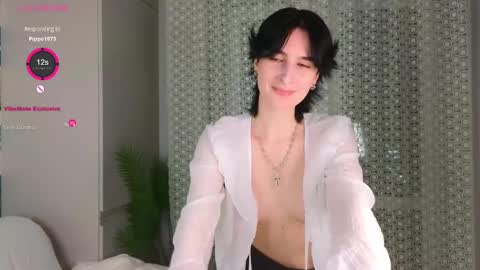 Zara online show from February 18, 2025, 7:09 pm