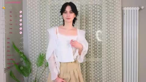 Zara online show from February 26, 2025, 10:42 pm