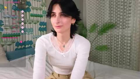 Zara online show from March 3, 2025, 10:20 pm
