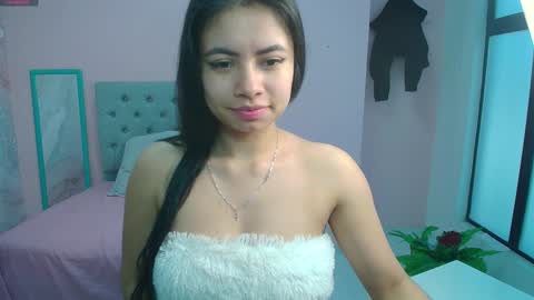Zarah  online show from December 11, 2024, 2:22 pm