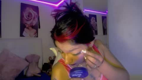 Snapshot of zarahbennet chatting on June 15, 2026, 3:25 pm Zarah online show from June 15, 2026, 3:25 pm
