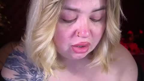 Lola online show from April 30, 2026, 8:57 pm