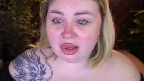 Lola online show from May 7, 2026, 7:52 pm