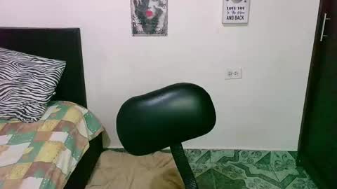 Snapshot of zaray_45bella chatting on February 14, 2025, 2:07 am zaray online show from February 14, 2025, 2:07 am