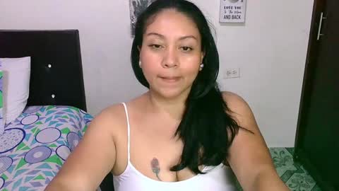 Snapshot of zaray_45bella chatting on February 26, 2025, 12:49 am zaray online show from February 26, 2025, 12:49 am