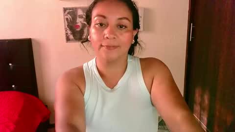 Snapshot of zaray_45bella chatting on October 7, 2025, 9:34 pm zaray online show from October 7, 2025, 9:34 pm