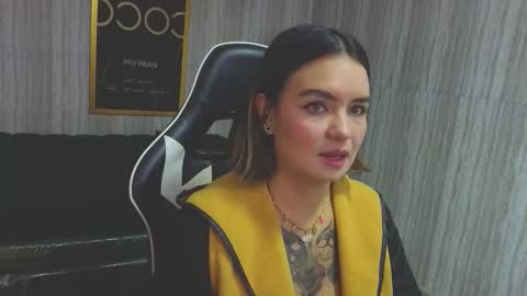 Isabella online show from January 19, 2026, 12:42 pm