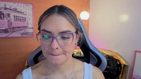Isabella online show from April 28, 2026, 12:43 pm