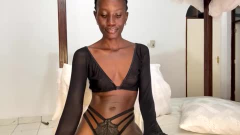 zaria_amara online show from June 2, 2026, 6:43 pm