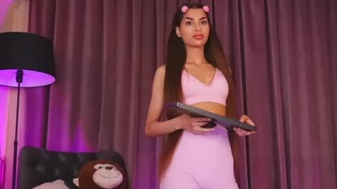 Snapshot of zariaavera chatting on May 28, 2026, 9:23 pm zariaavera online show from May 28, 2026, 9:23 pm