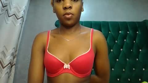 Snapshot of zariah011 chatting on April 26, 2026, 8:39 pm zariah online show from April 26, 2026, 8:39 pm