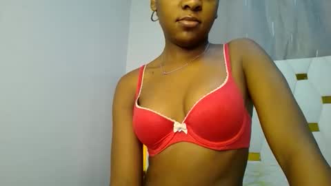 Snapshot of zariah011 chatting on April 30, 2026, 8:15 pm zariah online show from April 30, 2026, 8:15 pm