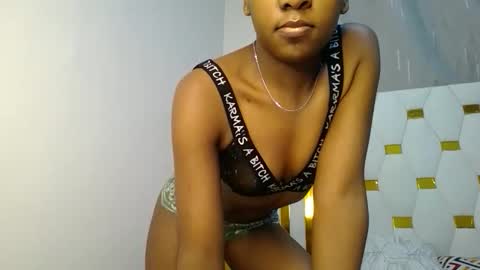 Snapshot of zariah011 chatting on May 4, 2026, 9:00 pm zariah online show from May 4, 2026, 9:00 pm