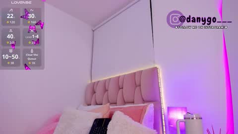 Zariana online show from September 20, 2025, 1:39 am