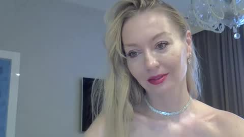 Snapshot of zarinaswift chatting on January 23, 2025, 4:30 am Zarina Swift online show from January 23, 2025, 4:30 am