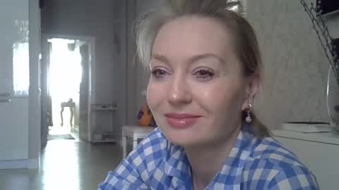 Zarina Swift online show from April 27, 2026, 4:43 am