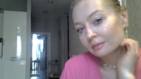 Zarina Swift online show from June 2, 2026, 6:59 am