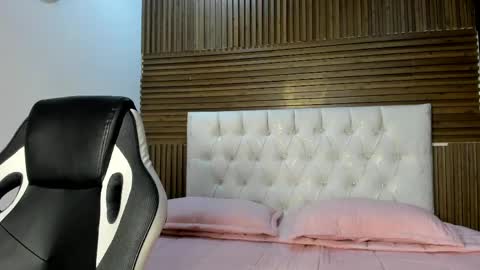 Snapshot of zarinawynne chatting on April 13, 2026, 1:38 pm Zarina Waynne online show from April 13, 2026, 1:38 pm