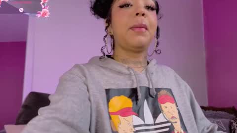 zaya_1 online show from February 12, 2026, 1:39 pm