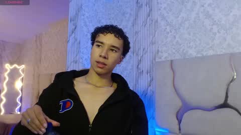 zayn_tay online show from February 5, 2026, 3:11 am