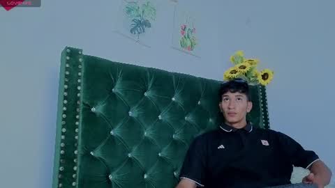 Snapshot of zaynmoretti chatting on June 21, 2026, 4:09 pm zaynmoretti online show from June 21, 2026, 4:09 pm