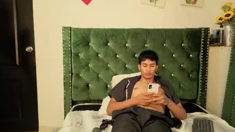 Snapshot of zaynmoretti chatting on July 1, 2026, 2:07 pm zaynmoretti online show from July 1, 2026, 2:07 pm