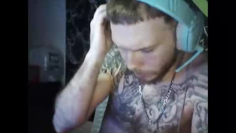 zdaddy9827 online show from February 19, 2025, 1:08 am