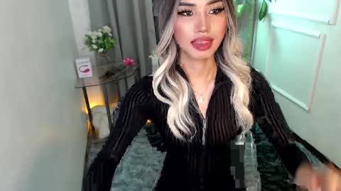 Snapshot of zelainalovetocum chatting on February 7, 2025, 5:31 am zelainalovetocum online show from February 7, 2025, 5:31 am