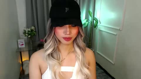 Snapshot of zelainalovetocum chatting on February 14, 2025, 2:18 am zelainalovetocum online show from February 14, 2025, 2:18 am