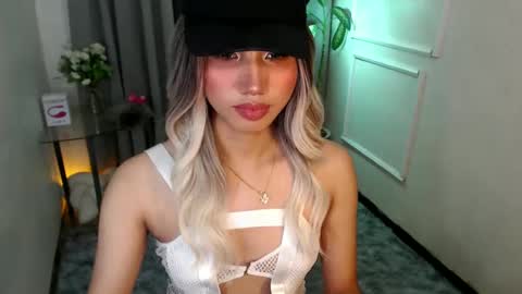 Snapshot of zelainalovetocum chatting on February 17, 2025, 6:37 pm zelainalovetocum online show from February 17, 2025, 6:37 pm